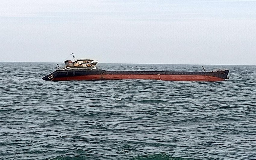  Comorian-flagged oil tanker capsizes off Oman's coast