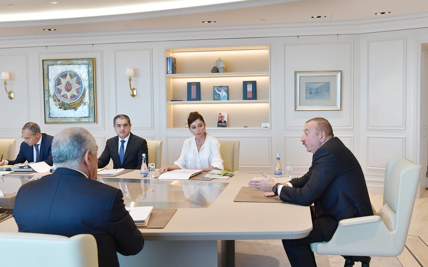 При президенте Азербайджана Ильхаме Алиеве состоялось экономическое совещание