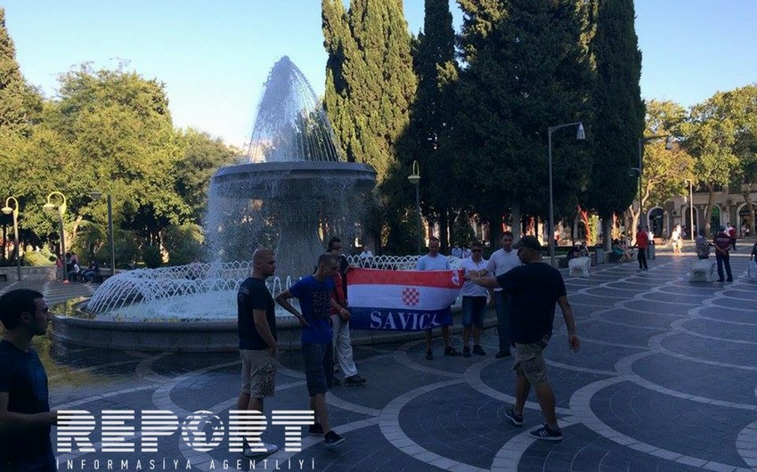 ​Несмотря на предупреждение федерации, хорватские болельщики приехали в Баку - ФОТО