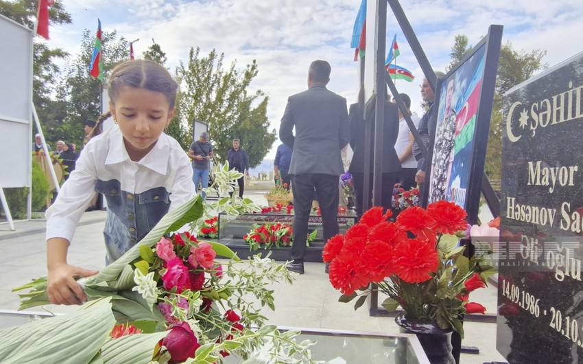 В Нахчыване в День памяти посещены могилы шехидов