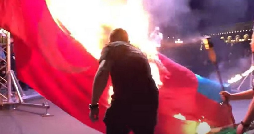 Провокация на так называемом марше геноцида: Сожжены флаги Турции и Азербайджана