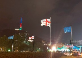 Тбилисская телебашня и Мост Мира освещены цветами азербайджанского флага