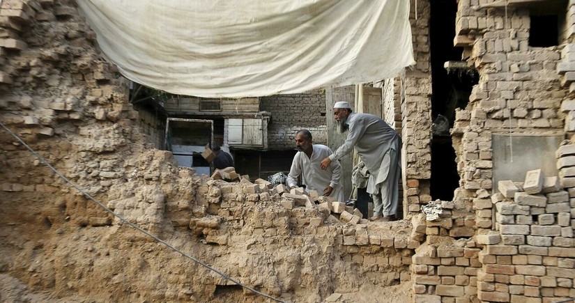 В результате землетрясения в Афганистане погибли не менее 12 человек