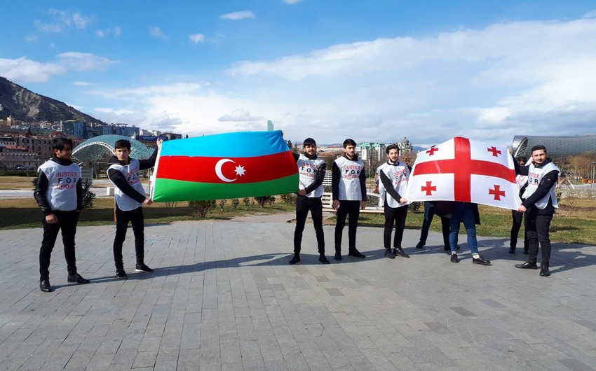Azerbaijani youth hold information campaign on Khojaly genocide in Tbilisi - VIDEO