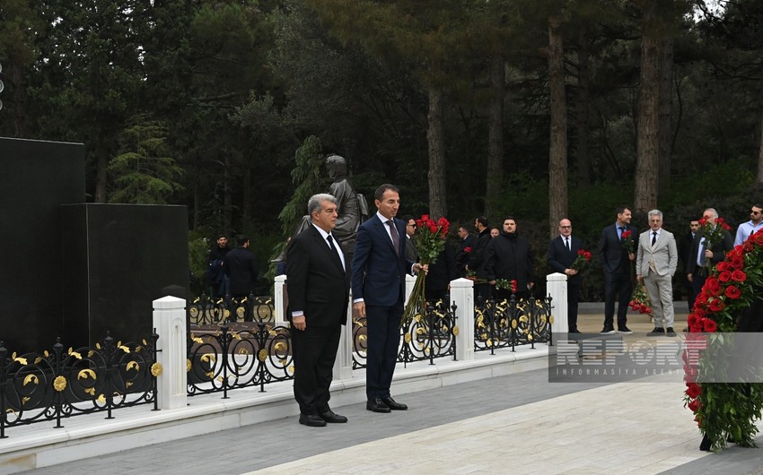 Barselona prezidenti Heydər Əliyevin məzarını ziyarət edib