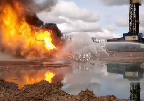 На севере Ливана загорелся нефтепровод