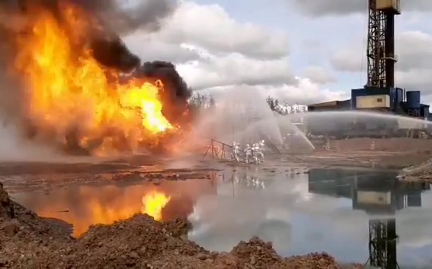 На севере Ливана загорелся нефтепровод