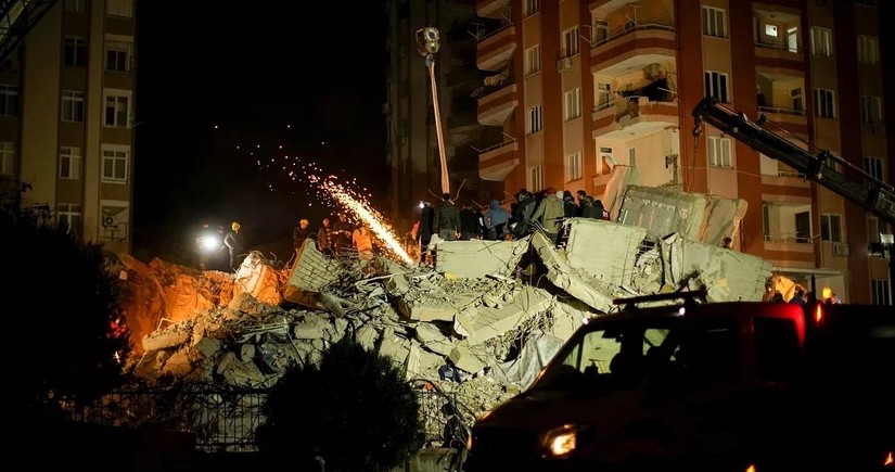 5 killed in residential building collapse in S. Egypt