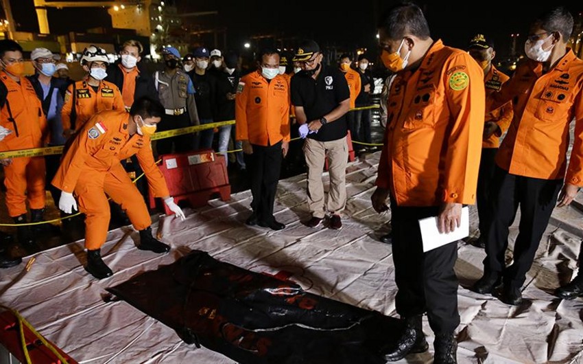 Найдены фрагменты тел пассажиров разбившегося в Индонезии Boeing
