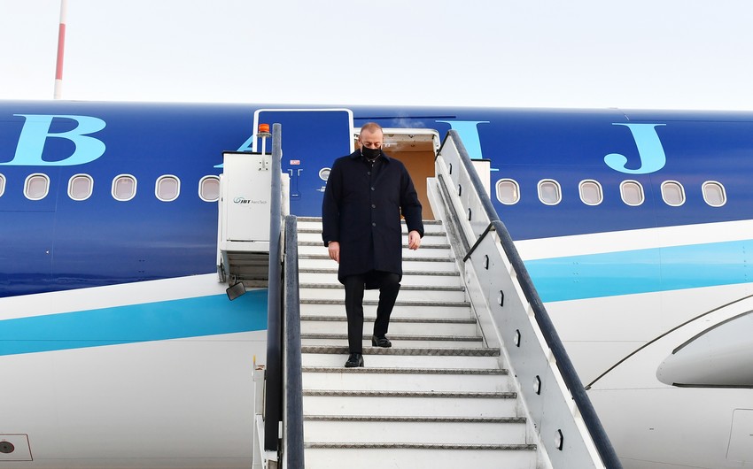 Президент Ильхам Алиев отправился с визитом в Россию