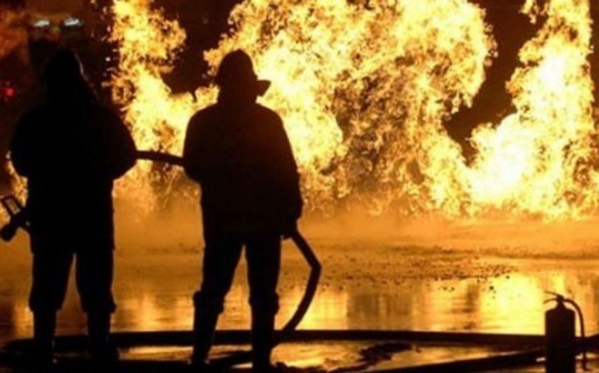 Пожар в Баку, брат с сестрой получили ожоги