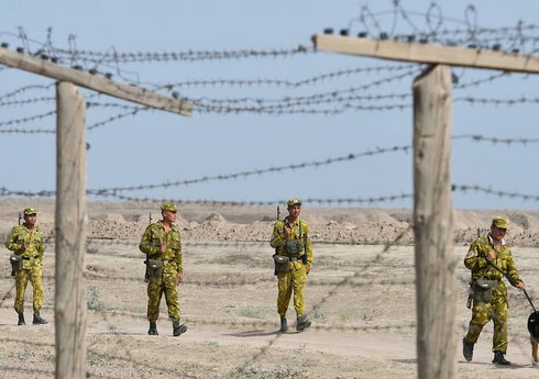 Таджикистан впустил более 300 афганских военных