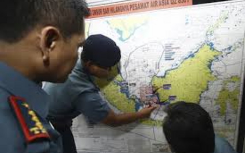 Индонезия возобновила поисковую операцию на месте крушения лайнера AirAsia