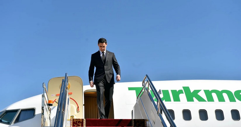 Президент Туркменистана прибыл в Москву