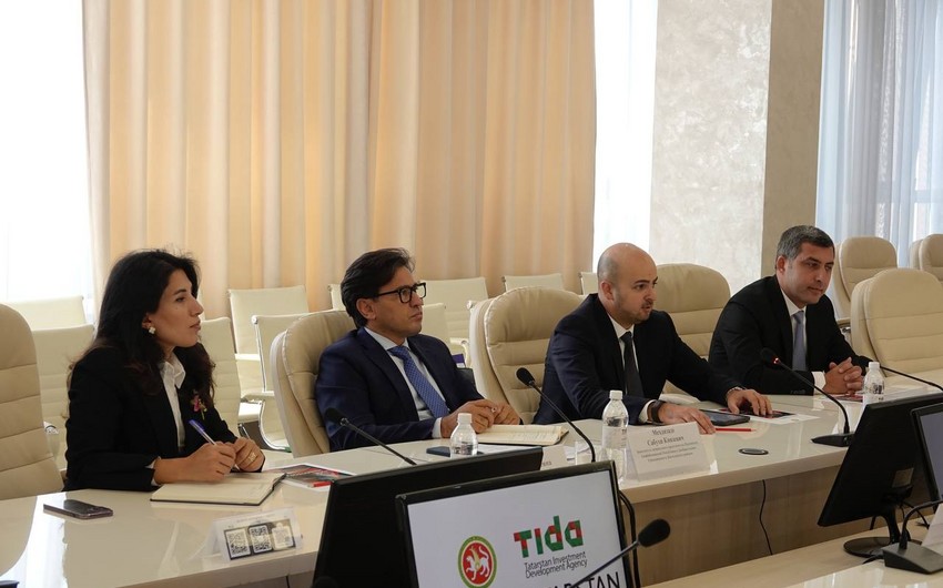 Azerbaijani delegation holds meeting at Tatarstan Investment Development Agency