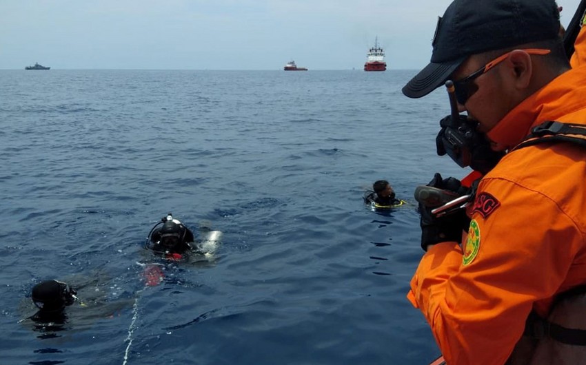 Indonesia searching for 53 people on board of missing submarine