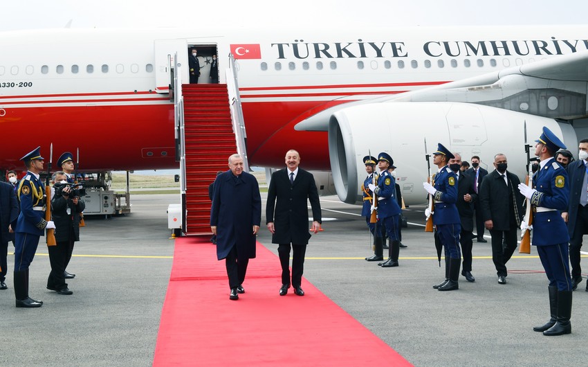 Ilham Aliyev meets Erdogan at Fuzuli International Airport