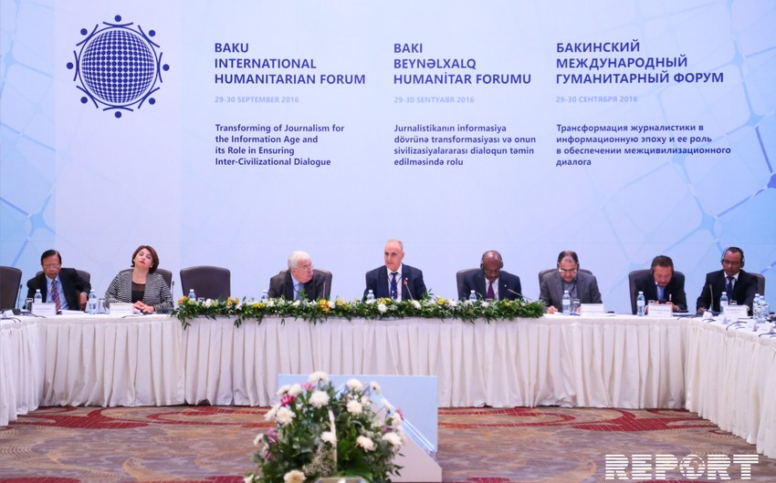 В Баку состоялся круглый стол Трансформация журналистики в информационную эпоху и ее роль в обеспечении межцивилизационного диалога