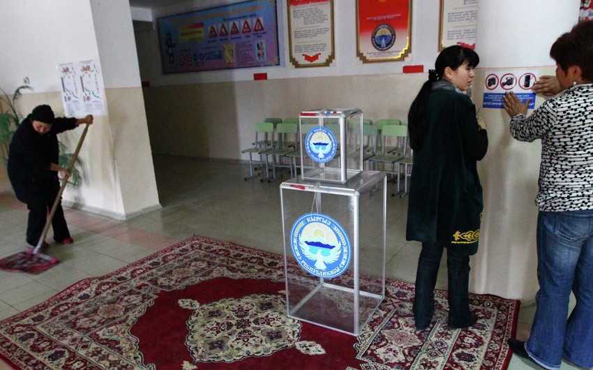 Более 30 партий подали заявки об участии в парламентских выборах в Киргизии