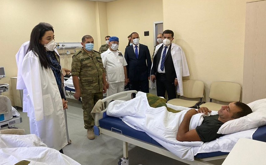 Омбудсмен Азербайджана посетила раненых военных