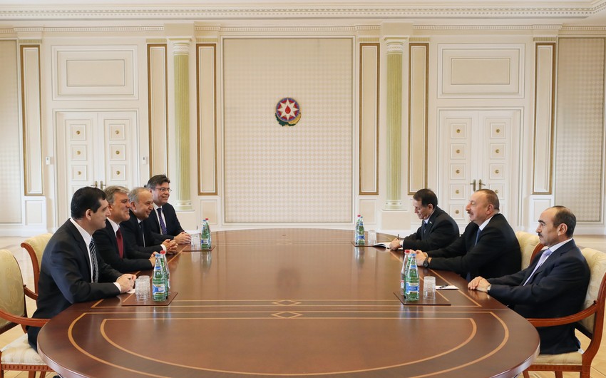 Президент Ильхам Алиев принял делегацию во главе с Абдуллой Гюлем