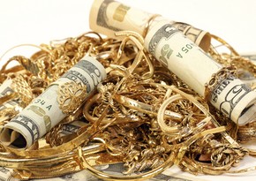 Gold prices fall amid strengthening dollar