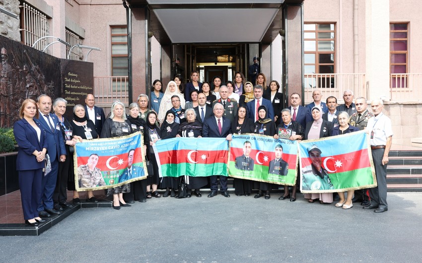 Turkish defense minister meets with family members of Karabakh war martyrs