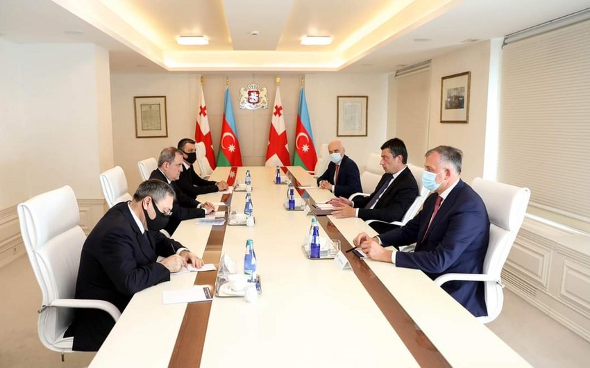 Jeyhun Bayramov meets with Georgian PM