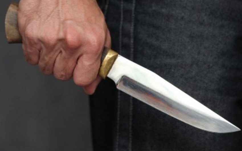 В Кении мужчина с ножом напал на полицейского возле посольства США