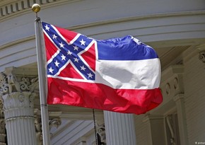 Mississippi governor signs bill to remove flag