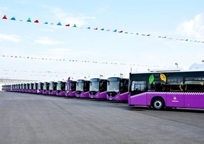 В Баку доставлены 50 новых автобусов большой вместимости