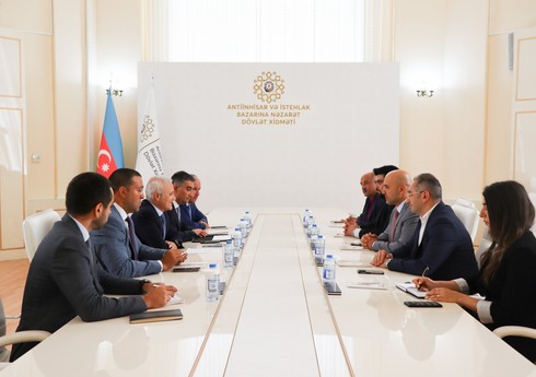 В Азербайджане обсудили формирование здоровой конкурентной среды в сфере туризма 