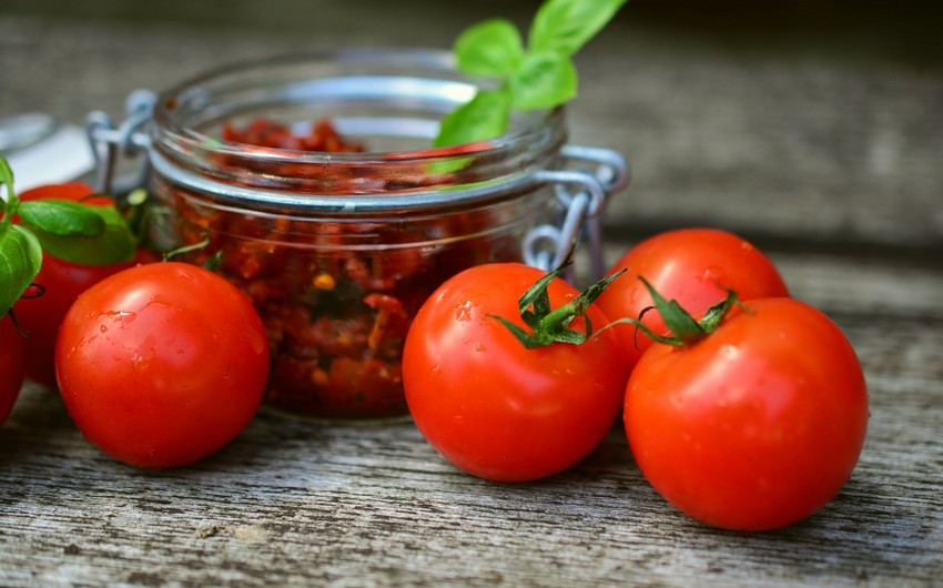 Азербайджан увеличил экспорт помидоров на 25%