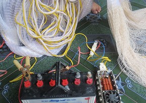 Electrofishing man hit by voltage in Azerbaijan - PHOTO