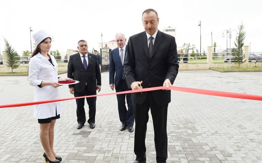 Prezident İlham Əliyev Ağsu Rayon Mərkəzi Xəstəxanasının yeni binasının açılışında iştirak edib