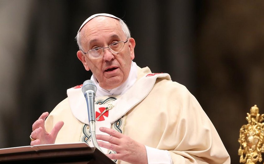 Папа Римский призвал бороться с фейками