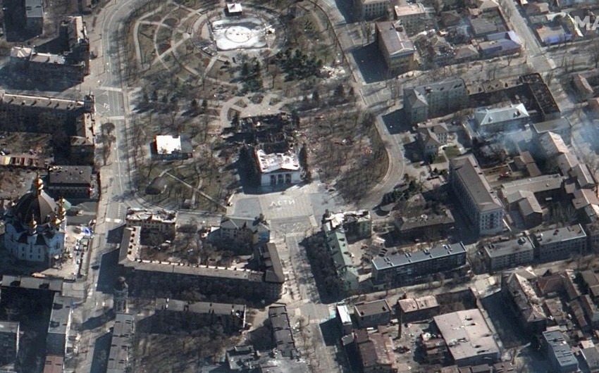 Rusiya Mariupol şəhərində 400 dinc sakinin sığındığı məktəbi bombalayıb