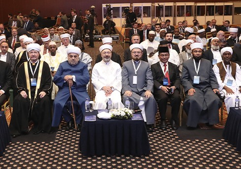Аллахшукюр Пашазаде принял участие в совещании мировых исламских ученых