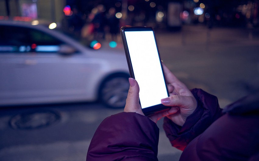 Alimlər: Smartfonlardan müvəqqəti imtina beyini 10 il cavanlaşdıra bilər