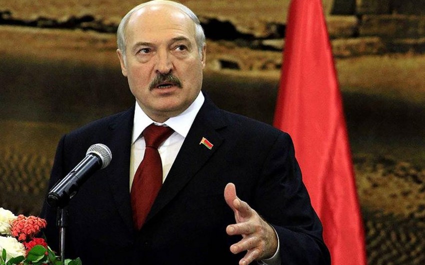 Lukaşenko Zelenskini hədələyib