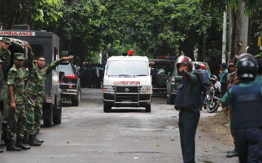Шесть человек погибли и 50 пострадали при штурме укрытия террористов в Бангладеш