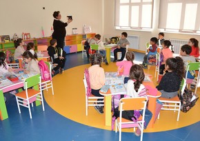 Минобразования обратилось к желающим отдать детей в русский сектор родителям