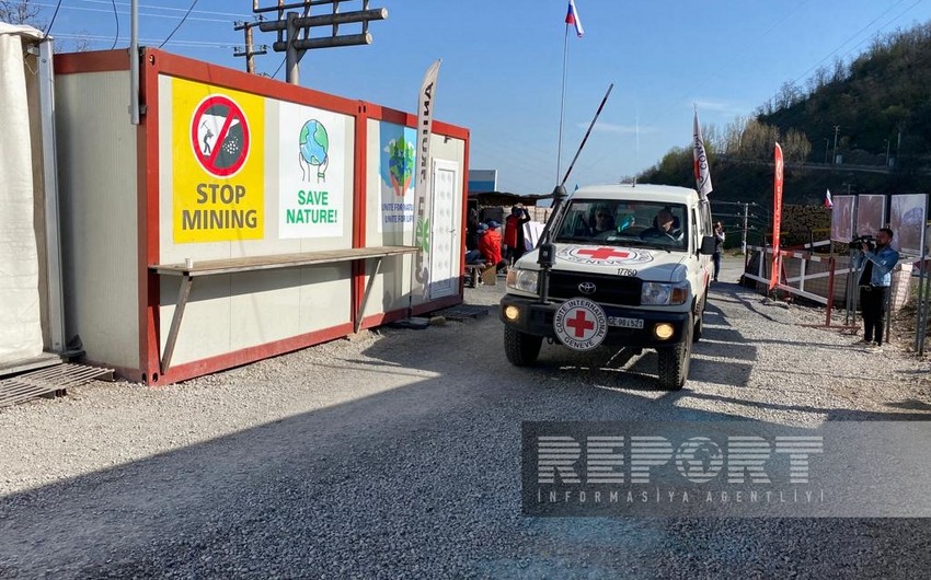 ICRC vehicles move freely from Khankandi to Lachin