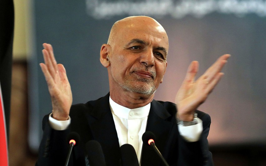 Начальник охраны заявил о доказательствах бегства экс-президента Афганистана с деньгами