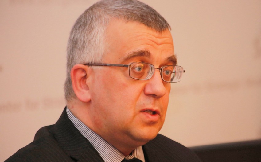 Rusiyalı politoloq: Ermənistan uzun müddət illüziyalarla yaşayıb