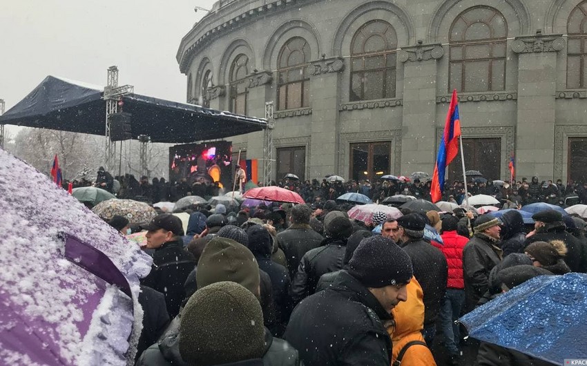 Ситуация в Армении – дрожащая при мысли о выборах оппозиция и правительство лжецов