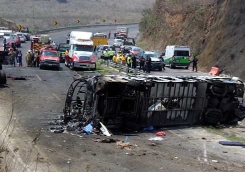В ДТП на севере Мексики погибли 16 человек
