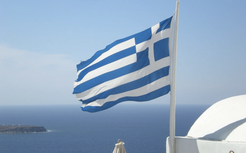 Greece expels 12 Russian diplomats