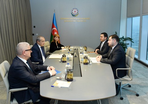 Министр экономики встретился с победителями конкурса Yüksəliş