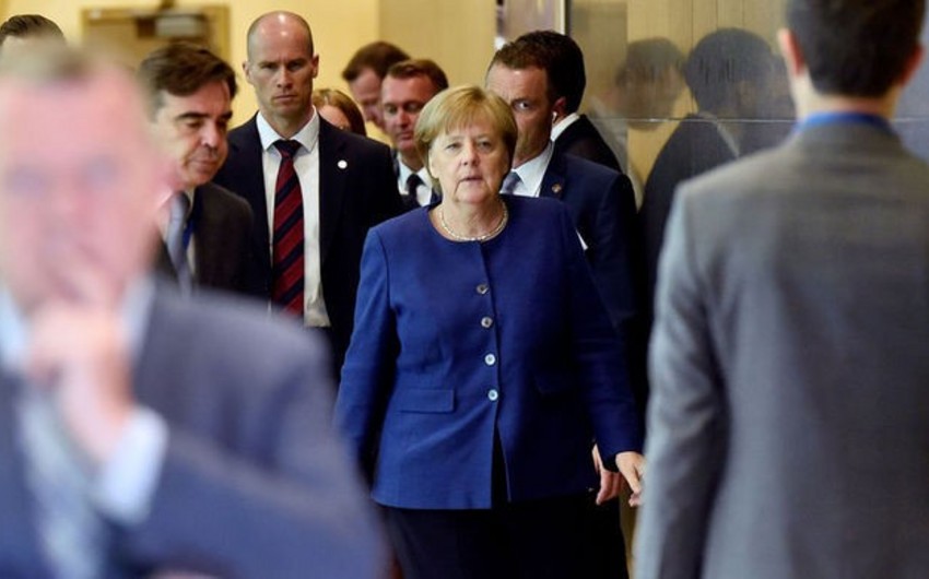 Меркель заключила соглашения об ускорении процедуры возвращения мигрантов с властями 14 стран